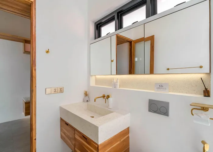 Villa Finity A : Romantic And Charming 1br In *